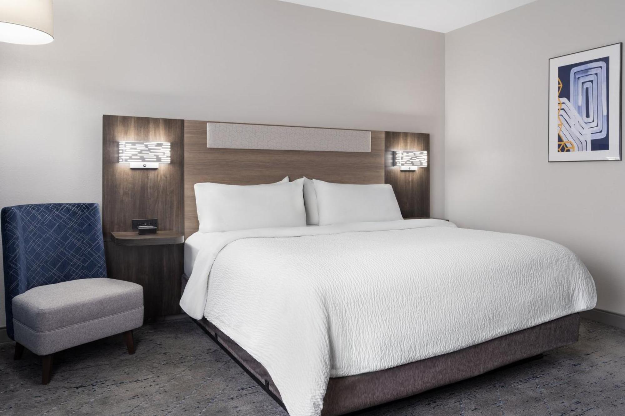 Holiday Inn Express Toledo North By Ihg Exterior photo