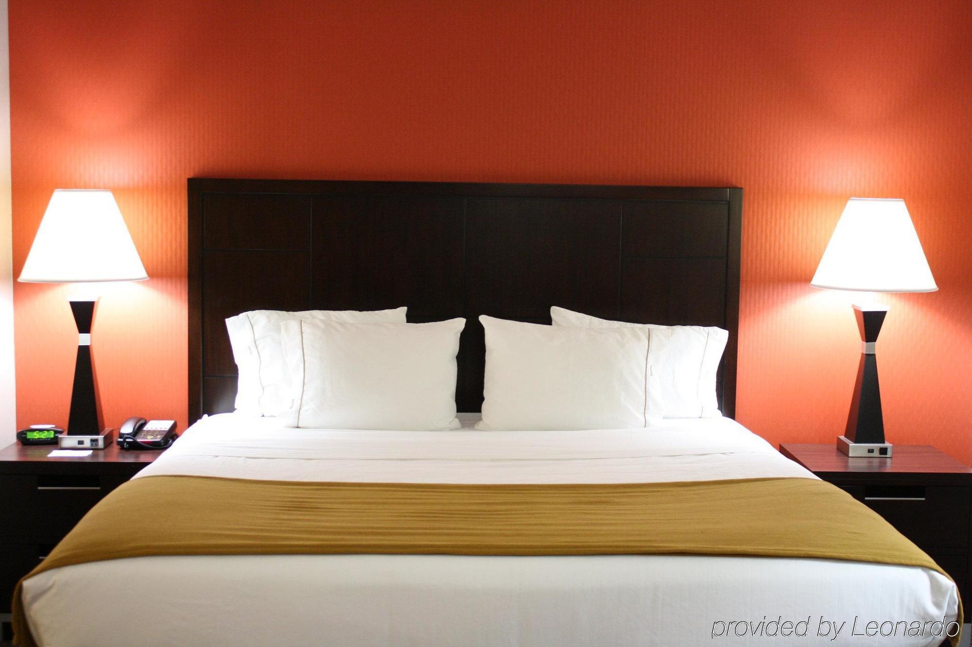 Holiday Inn Express Toledo North By Ihg Exterior photo