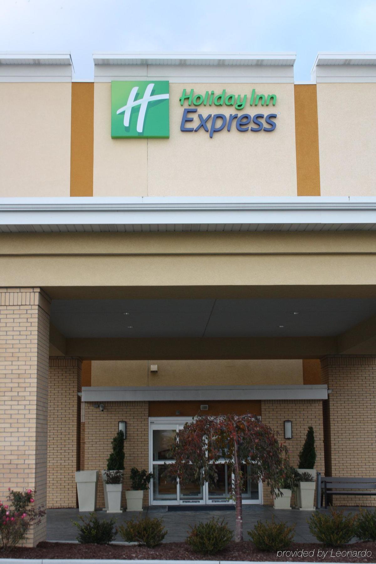 Holiday Inn Express Toledo North By Ihg Exterior photo